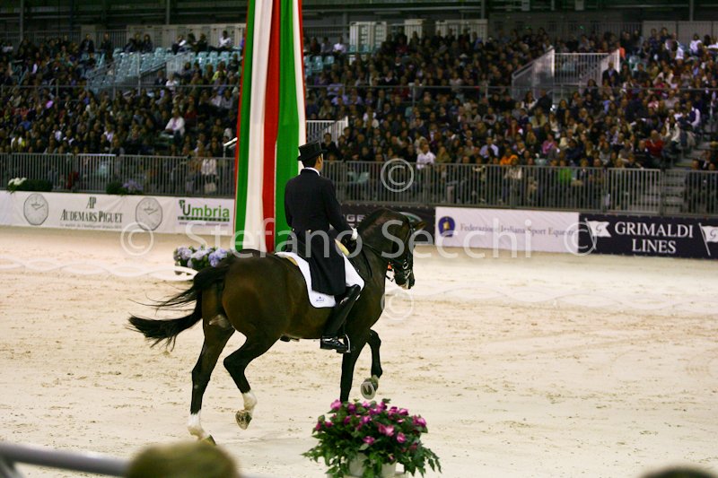 LAUGKS_MEGGLE\'S WELTTALL_MILANO_2011_SS2_3050.jpg